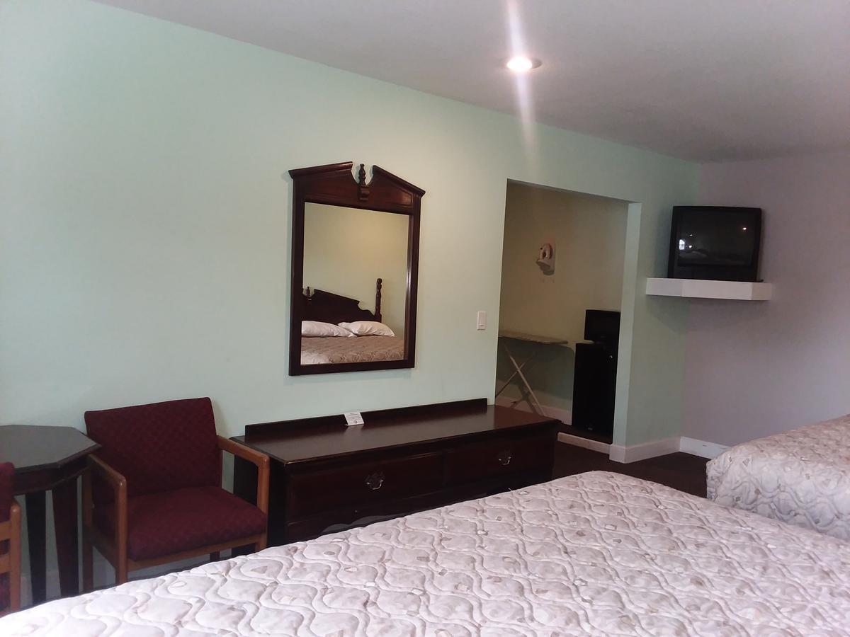 Wartburg Scenic River Inn Motel מראה חיצוני תמונה