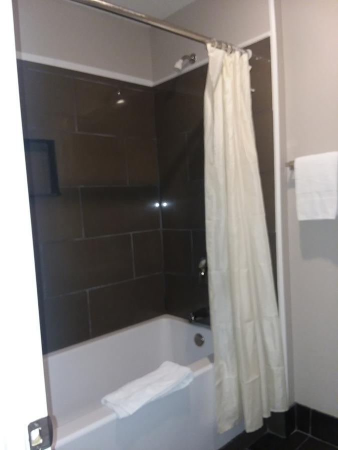 Wartburg Scenic River Inn Motel מראה חיצוני תמונה
